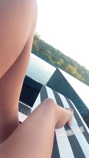 Olivia Culpo feet photo thumbnail