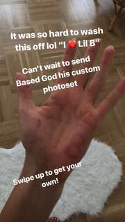 Emma Lovett feet photo thumbnail