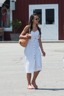 Jordana Brewster feet photo thumbnail