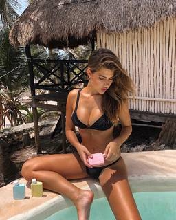 Kara Del Toro feet photo thumbnail