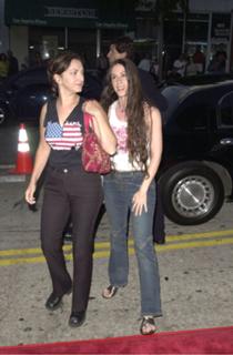 Alanis Morissette feet photo 2