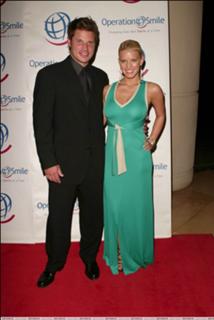 Jessica Simpson feet photo thumbnail