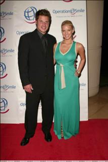 Jessica Simpson feet photo thumbnail