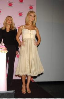 Jessica Simpson feet photo thumbnail