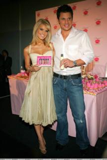 Jessica Simpson feet photo thumbnail
