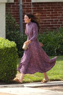 Mandy Moore feet photo thumbnail