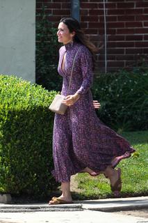 Mandy Moore feet photo thumbnail