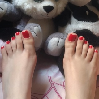 Isa Pes feet photo thumbnail