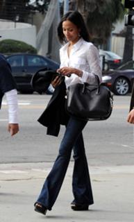 Zoe Saldana feet photo thumbnail