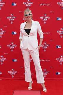 Kate Upton feet photo thumbnail