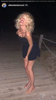 Alessia Marcuzzi feet photo thumbnail