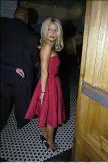Jessica Simpson feet photo thumbnail