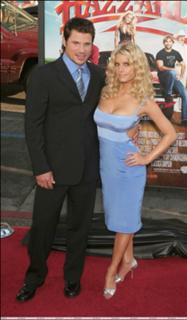 Jessica Simpson feet photo thumbnail