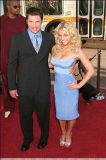 Jessica Simpson feet photo thumbnail