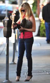 Reese Witherspoon feet photo thumbnail
