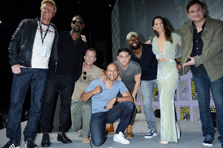 Olivia Munn feet photo thumbnail