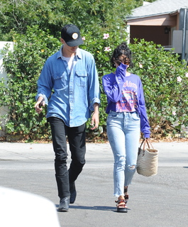 Vanessa Hudgens feet photo thumbnail