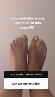 Vale Genta feet photo thumbnail