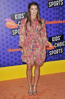 Danica Patrick feet photo thumbnail