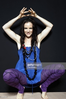 Juliette Lewis feet photo thumbnail