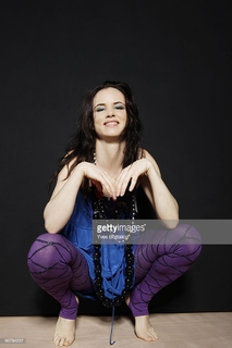 Juliette Lewis feet photo thumbnail
