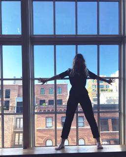 Lily James feet photo thumbnail