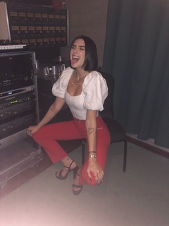 Dua Lipa feet photo thumbnail
