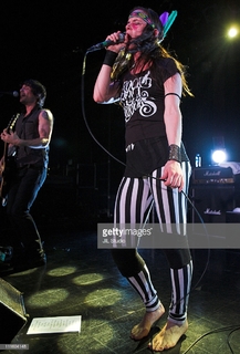 Juliette Lewis feet photo thumbnail