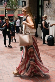Sofía Vergara feet photo thumbnail