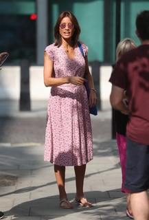 Melanie Sykes feet photo thumbnail