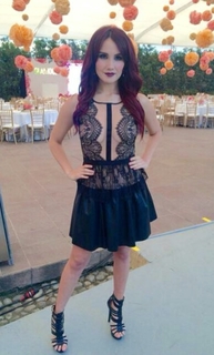 Dulce María feet photo thumbnail
