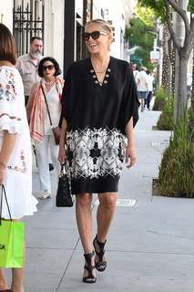 Sharon Stone feet photo thumbnail