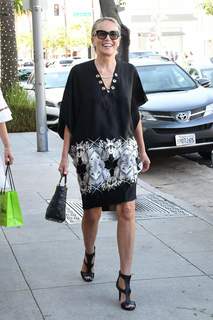 Sharon Stone feet photo thumbnail