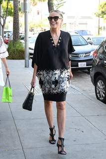 Sharon Stone feet photo thumbnail