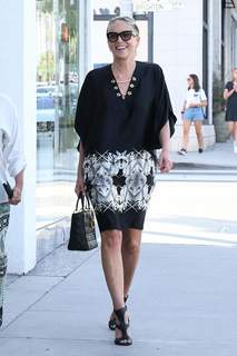 Sharon Stone feet photo thumbnail