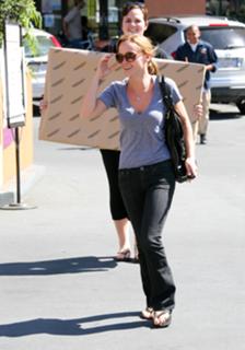 Christina Ricci feet photo thumbnail