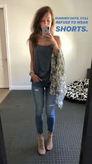 Jenna Ezarik feet photo thumbnail
