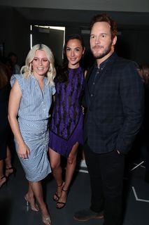 Gal Gadot feet photo thumbnail