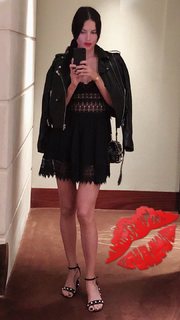 Adriana Lima feet photo thumbnail