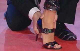 Ilary Blasi feet photo thumbnail