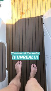 Shantel VanSanten feet photo thumbnail