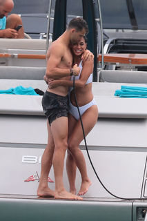 Nicole Scherzinger feet photo thumbnail