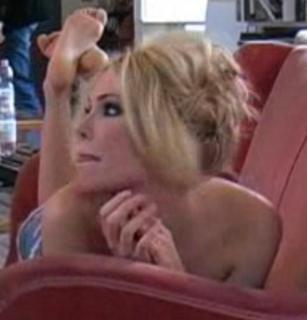 Ilary Blasi feet photo thumbnail
