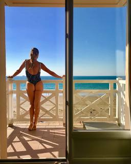 Flávia Alessandra feet photo thumbnail