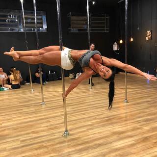 Gracyanne Barbosa feet photo thumbnail