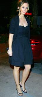 Jennifer Love Hewitt feet photo thumbnail