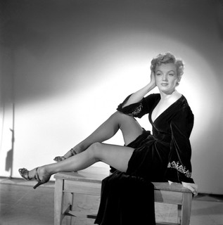 Marilyn Monroe feet photo thumbnail