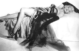 Marilyn Monroe feet photo thumbnail
