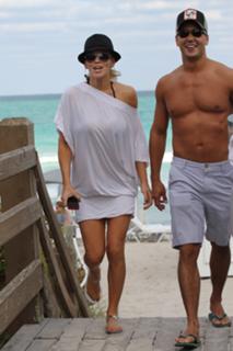Jenny McCarthy-Wahlberg feet photo thumbnail