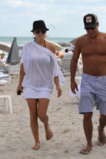 Jenny McCarthy-Wahlberg feet photo thumbnail
